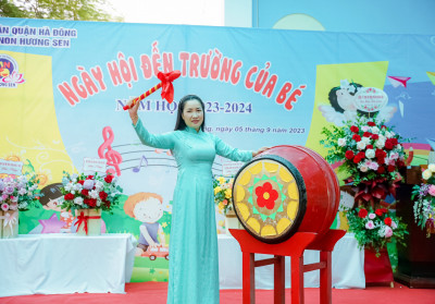 Hòa chung trong không khí rộn ràng, náo nức của “Ngày hội toàn dân đưa trẻ đến trường”, sáng ngày 05/9 cô trò trường Mầm non Hương Sen đã tưng bừng tổ chức Ngày hội đến trường của bé năm học 2023-2024.