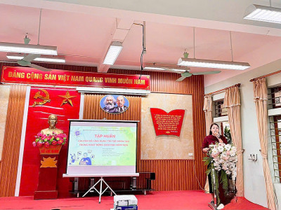 🌸 TẬP HUẤN ỨNG DỤNG AI TRONG GIẢNG DẠY – BƯỚC TIẾN MỚI CỦA CÁN BỘ QUẢN LÝ VÀ ĐỘI NGŨ GIÁO VIÊN TRƯỜNG MẦM NON HƯƠNG SEN 🌸